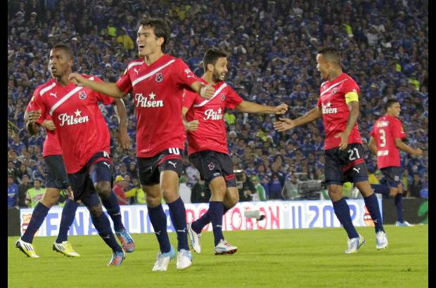 Colprensa - Millonarios alcanz&#243; la estrella 14 al superar en la gran final de la Liga Postob&#243;n II-2012 al Independiente Medell&#237;n. Dram&#225;tica definici&#243;n desde los penaltis despu&#233;s de empatar 0-0 en la ida y 1-1 este domingo.