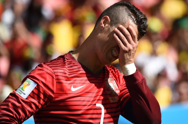- Ronaldo, el ganador del Balón de Oro, estuvo lejos de su nivel con Portugal.