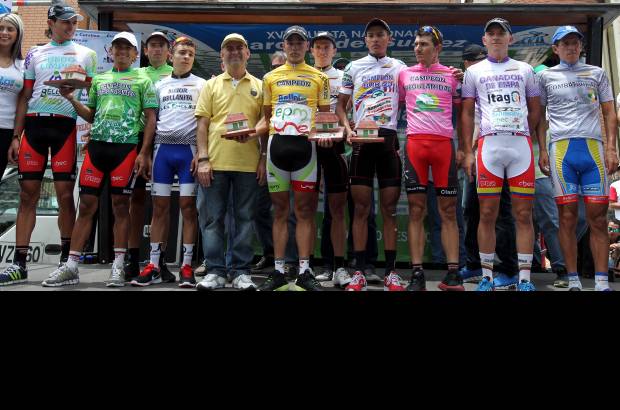 Foto Jaime Pérez - El podio de los ganadores con Mauricio Ortega como el número uno.