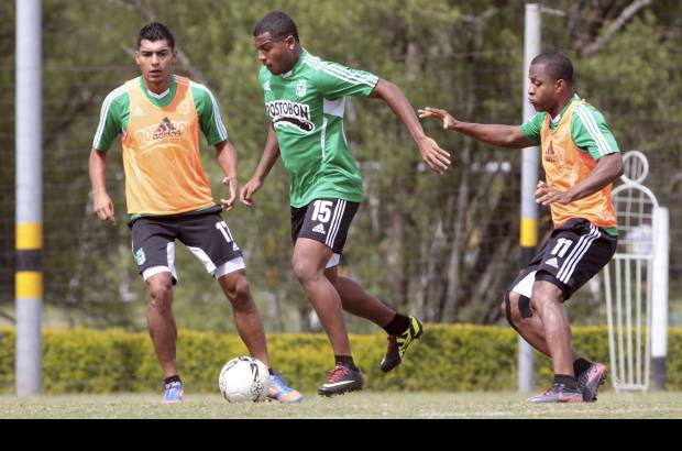 Foto Hernán Vanegas - Jherson Córdoba es sinónimo de solidez en el medio campo de Nacional que la tiene dura frente a Millonarios.