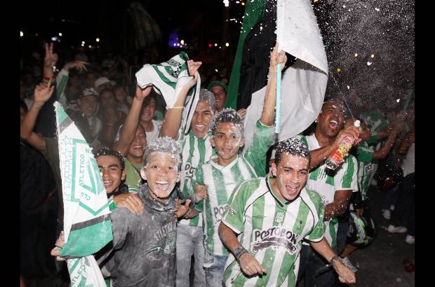 Julio C&#233;sar Herrera - Los hinchas sab&#237;an que el partido de ayer entre Nacional y Equidad, era una oportunidad de reunirse con sus mejores amigos a celebrar.