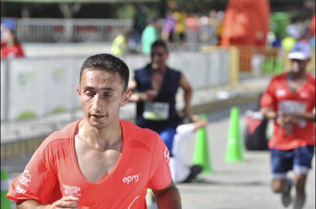 Esteban Jaramillo y Sebasti&#225;n Salazar - M&#225;s de 10 mil competidores se dieron cita en esta hist&#243;rica cita deportiva que se corr&#237;a en las modalidades de 5, 10, 21 y 42 kil&#243;metros.