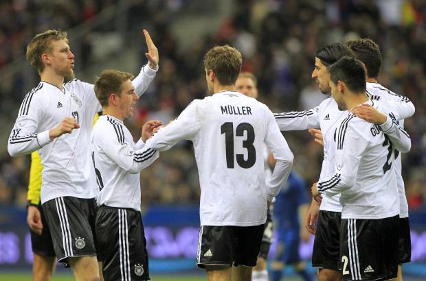 REUTERS - Un gol del madridista Khedira, a pase de su compa&#241;ero &#214;zil, permiti&#243; a los germanos sumar la primera victoria contra Francia desde 1987.