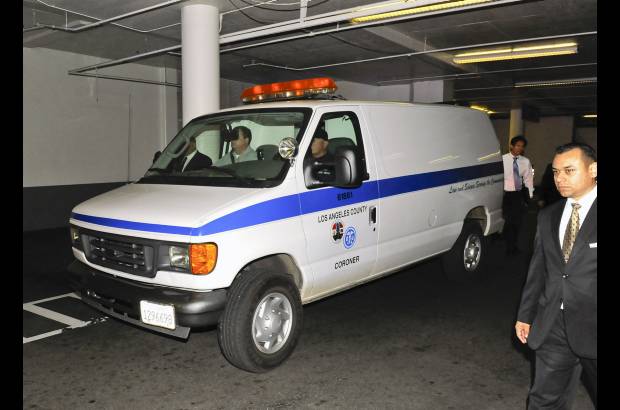 Reuters - No se ha programado el momento del examen al cuerpo de la artista y los investigadores aguardan los informes para que pueda procederse a la autopsia, dijo el capitán Brian Elias, del Departamento Forense del condado de Los Angeles.