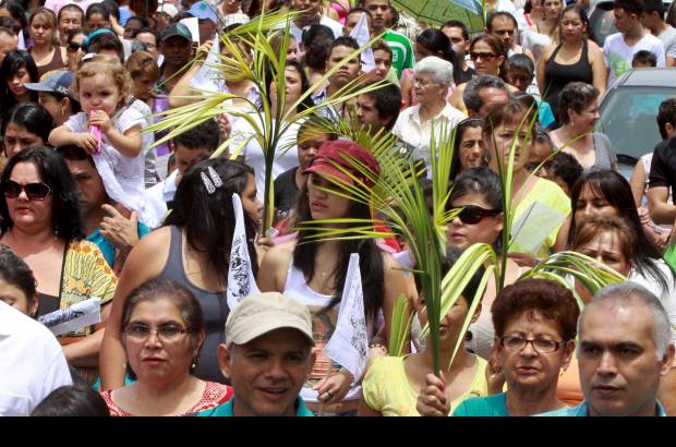 Foto Jaime Pérez - Masiva fue la participación en la ciudad a las procesiones del Domingo de Ramos.