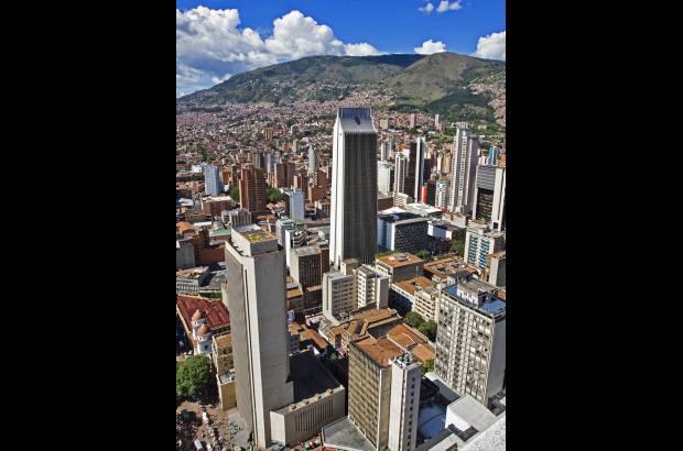 Foto: archivo El Colombiano - El edificio Coltejer sigue siendo un ícono del centro de Medellín.