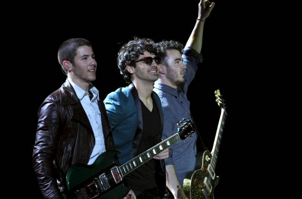 AP - Como cab&#237;a esperar, la banda norteamericana se llev&#243; en apenas cinco minutos todos los premios habidos y por haber en el festival de los festivales, antorcha de plata y de oro, y gaviota de plata y de oro.