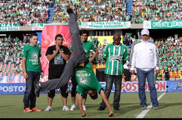 Jaime P&#233;rez - Rifas, un poco de historia y la pasi&#243;n verdolaga enmarcaron el d&#237;a de fiesta para los verdes.