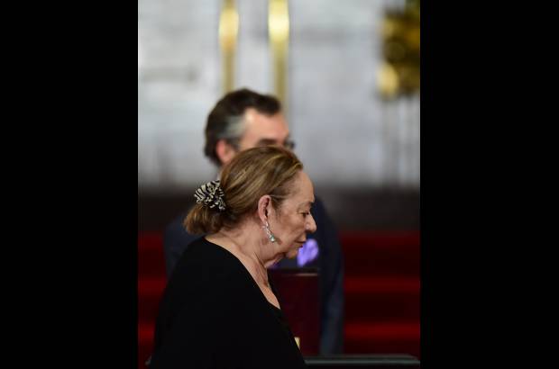 AFP - Mercedes Barcha, su esposa fue quien llev&#243; la urna.