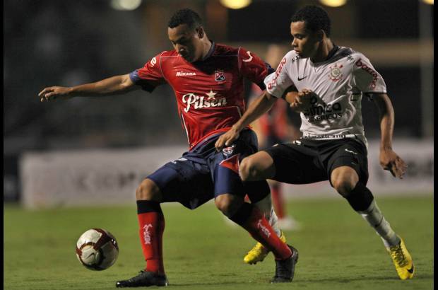 AP - La Libertadores es el &#250;nico t&#237;tulo importante que le falta ganar al Corinthians, que cumple un siglo este a&#241;o. No participaba de la copa desde el 2006.