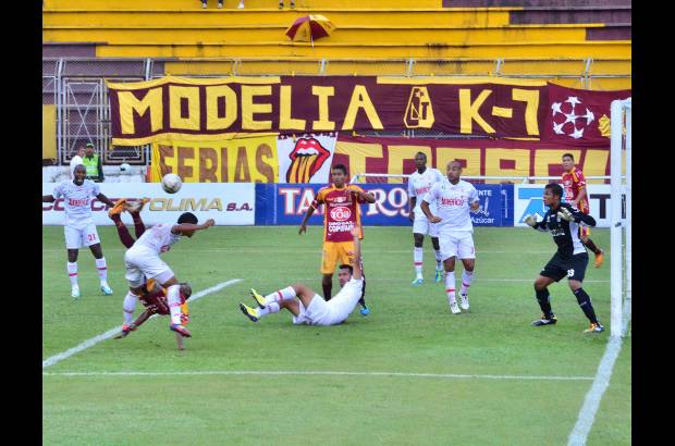 Colprensa - Am&#233;rica super&#243; por 1-4 al Tolima en el Manuel Murillo Toro.
