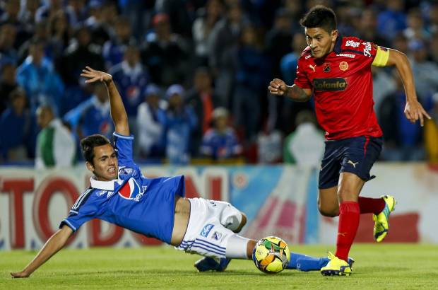 FOTO COLPRENSA - El f&#250;tbol colectivo en la etapa inicial recibi&#243; como premio dos goles y el triunfo parcial por 2-1.