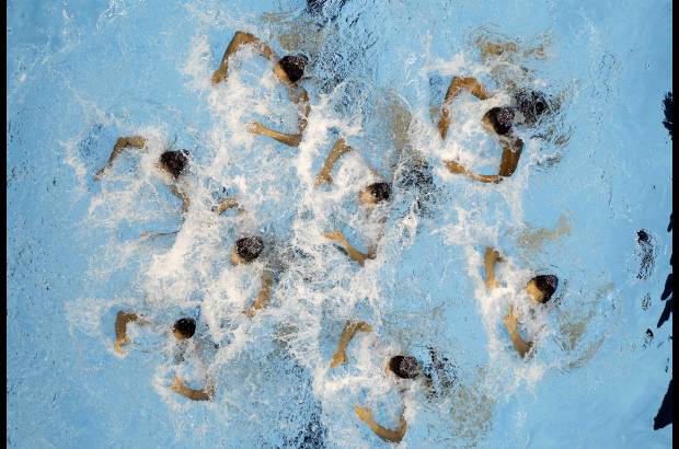 AP - Impactantes estuvieron las chinas en su presentaci&#243;n en el Mundial de Nataci&#243;n. El equipo chino aument&#243; hoy con dos medallas de oro m&#225;s su diferencia en el medallero de los Mundiales de Shangh&#225;i.
