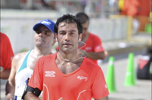 Esteban Jaramillo y Sebasti&#225;n Salazar - M&#225;s de 10 mil competidores se dieron cita en esta hist&#243;rica cita deportiva que se corr&#237;a en las modalidades de 5, 10, 21 y 42 kil&#243;metros.