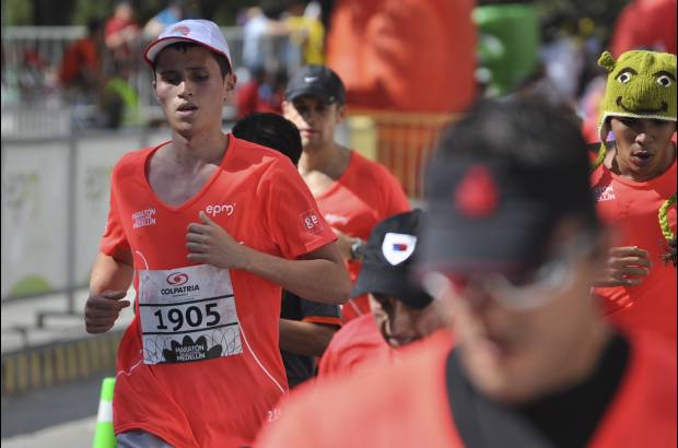 Esteban Jaramillo y Sebasti&#225;n Salazar - M&#225;s de 10 mil competidores se dieron cita en esta hist&#243;rica cita deportiva que se corr&#237;a en las modalidades de 5, 10, 21 y 42 kil&#243;metros.