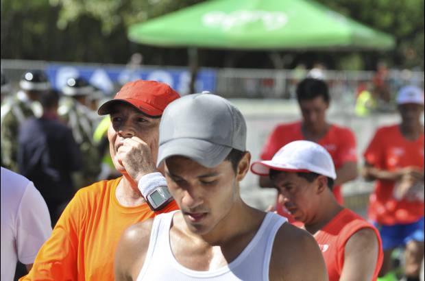 Esteban Jaramillo y Sebasti&#225;n Salazar - M&#225;s de 10 mil competidores se dieron cita en esta hist&#243;rica cita deportiva que se corr&#237;a en las modalidades de 5, 10, 21 y 42 kil&#243;metros.