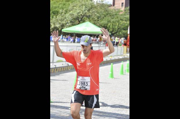 Esteban Jaramillo y Sebasti&#225;n Salazar - M&#225;s de 10 mil competidores se dieron cita en esta hist&#243;rica cita deportiva que se corr&#237;a en las modalidades de 5, 10, 21 y 42 kil&#243;metros.