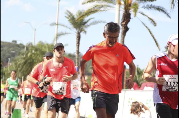 Esteban Jaramillo y Sebasti&#225;n Salazar - M&#225;s de 10 mil competidores se dieron cita en esta hist&#243;rica cita deportiva que se corr&#237;a en las modalidades de 5, 10, 21 y 42 kil&#243;metros.