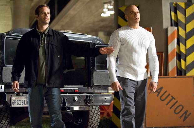 Jamie Trueblood - Paul Walker es muy recordado por sus participaciones en R&#225;pido y Furioso, aqu&#237; en A&#250;n m&#225;s r&#225;pido de 2009.