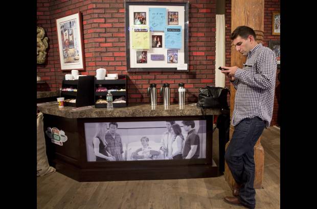 Reuters - El Central Perk, donde Rachel trabajaba en los primeros cap&#237;tulos, es por fin una cafeter&#237;a real, pero no estar&#225; ubicada en el mismo sitio que el edificio de apartamentos que sal&#237;a en la serie.