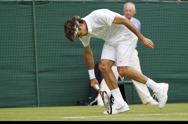AP - El suizo Federer recuperó terreno en el tercero por 6-4, pero Falla volvió a insistir en el cuarto con jugadas precisas desde el fondo aunque finalmente sucumbió por 7-6 (1).