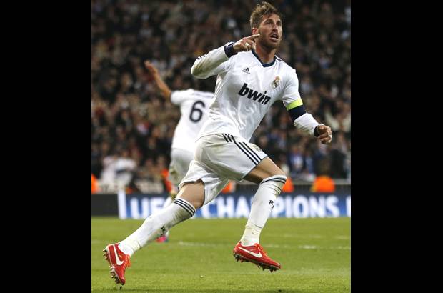 AP - Cinco minutos despu&#233;s, con el Madrid volcado, Ramos remat&#243; dentro del &#225;rea en una jugada enredada.