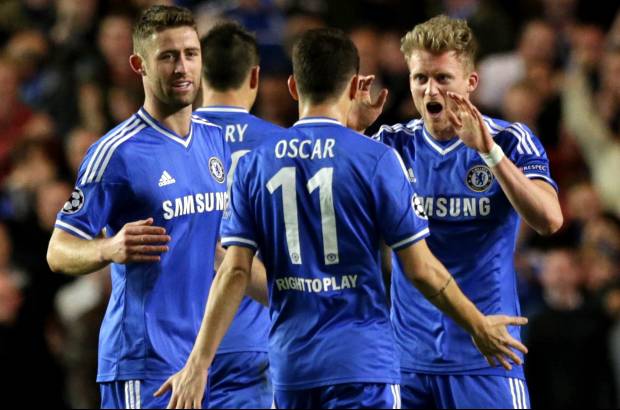 AP - Andre Schurrle abri&#243; el marcador para Chelsea a los 32 tras una falla defensiva del equipo franc&#233;s.
