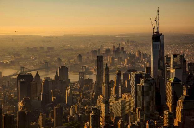 Reuters - El momento se vivi&#243; con emoci&#243;n pues para muchos neoyorquinos el One World Trade Center es la mejor respuesta a los terroristas que derrumbaron las Torres Gemelas.