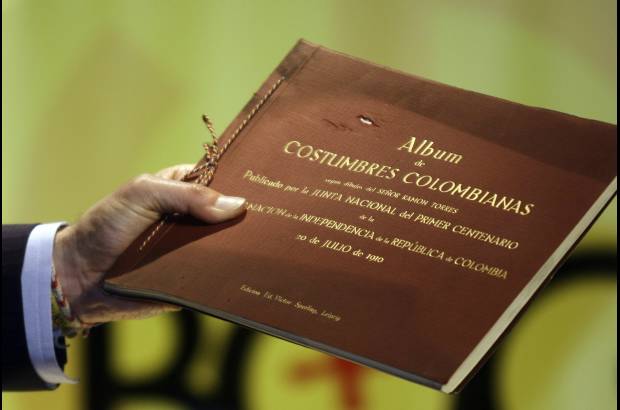 Andrés Torres-Colprensa - Fotografías, actas que registraban el momento en que se abrió la urna hace 99 años y hasta algunas cartas personales que no pertenecían a instituciones del Gobierno, fueron encontradas en el interior.