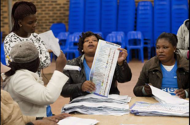 AFP - Al mismo tiempo se celebraron las elecciones a los parlamentos de las nueve provincias sudafricanas. El CNA logr&#243; mantener la regi&#243;n de Gauteng -motor econ&#243;mico del pa&#237;s y donde se encuentran Johannesburgo y Pretoria-, as&#237; como otras 7 provincias con resultados que se acercan al 80 por ciento de los apoyos en Limpopo y Mpumalanga.
