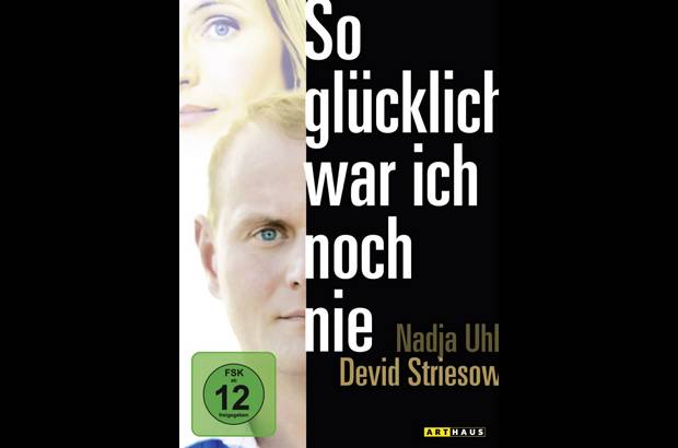 So glüclich war ich noch nie - Nunca había sido tan feliz (Alemania, 2009) - Película escrita y dirigida por Alexander Adolph. Explora la autosugestión como una forma de soportar la vida en épocas de crisis, sin mentiras piadosas, sin embellecer la realidad. Así vive Frank Knöpfel, que se hace pasar por un hombre de negocios, un mafioso, un especialista de la bolsa o un agente inmobiliario, según le convenga.
