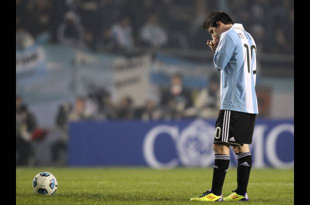 Reuters - El empate fue celebrado por los 1.000 bolivianos que acudieron al Estadio &#218;nico Ciudad de La Plata.