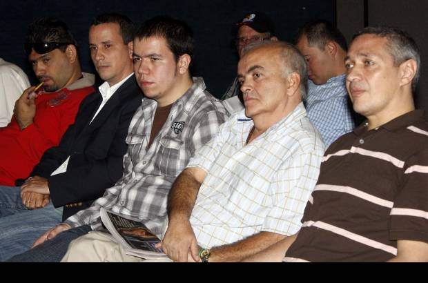 Jaime P&#233;rez Mun&#233;var - Adem&#225;s de las voces de t&#233;cnicos como Francisco Maturana, Luis Fernando Su&#225;rez, Luis Alfonso Marroqu&#237;n, entre otros, se escucharon las intervenciones de representantes de los medios de comunicaci&#243;n como Mauricio Gonz&#225;lez, Rafael Linares, Jorge Piscis Restrepo, Jhon Jaime Osorio y Jorge Eli&#233;cer Torres. A este foro se unieron las intervenciones de los seguidores y columnistas del blog C&#225;psulas de f&#250;tbol, entre quienes se destacaron interrogantes.