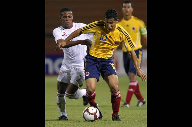 Reuters - Bolivia se anim&#243; tras el gol y comenz&#243; a presionar adelante a una Colombia que se complic&#243; m&#225;s de la cuenta.
