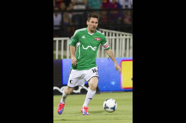 Edwin Bustamante - El mejor jugador del mundo, Lionel Messi, deleit&#243; junto a sus amigos a todos los asistentes al estadio Atanasio Girardot que disfrutaron de un espect&#225;culo lleno de f&#250;tbol y goles.