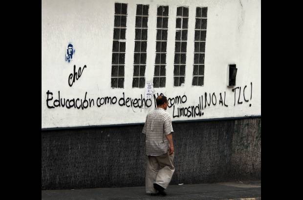 R&#243;binson S&#225;enz - Volvi&#243; a ocurrir: los v&#225;ndalos se camuflaron en las marchas estudiantiles y empa&#241;aron no s&#243;lo su protesta sino tambi&#233;n la ciudad.