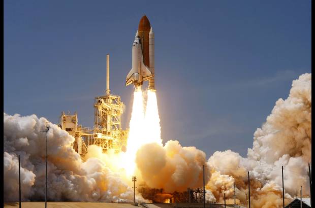 Reuters - Un cuarto de siglo después de su debut espacial el Atlantis partió a su última misión a la Estación Espacial Internacional (EEI).