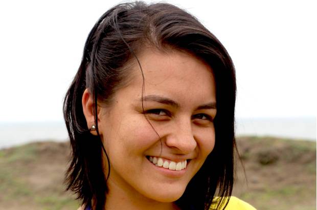 Cortes&#237;a Canal Caracol - VANESSA POSADA VARGAS: Desde peque&#241;a vende toda clase de cosas y actualmente fabrica tapetes artesanales. Practica boxeo y baile, por lo que ha desarrollado destrezas f&#237;sicas, pero considera lo mental su debilidad.