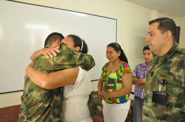 Cortesía Ejército - Huertas había sido secuestrado por el Eln el pasado 15 de mayo, cuando fue enboscado junto a su grupo muriendo 10 de los soldados.
