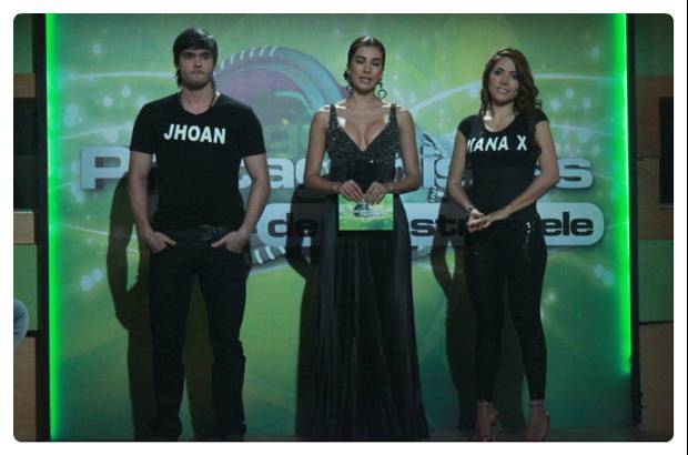 Cortes&#237;a Canal RCN - Las emociones no se detienen en la Casa Estudio. Diana Ximena reclama su puesto de amenazada por talento y debe enfrentarse a Jhoan, quien se pone de nuevo la camisa roja, a&#250;n afectado por la salida de Sara, su novia.