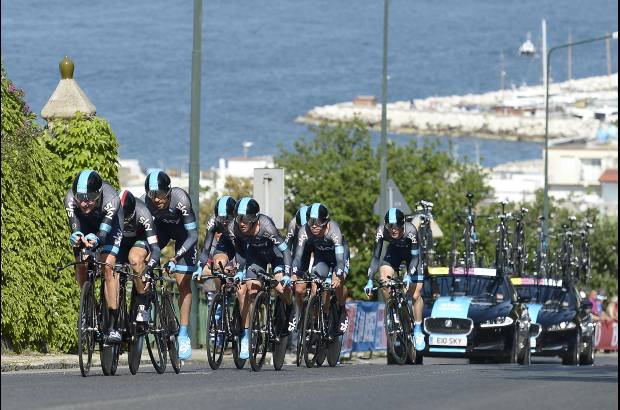AP - El Giro seguirá en la región de Nápoles para la tercera etapa del lunes, un recorrido montañoso y largo de 222 kilómetros.