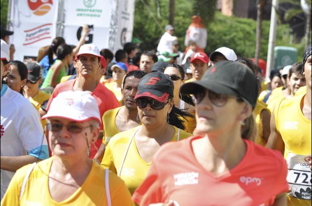 Esteban Jaramillo y Sebastián Salazar - Más de 10 mil competidores se dieron cita en esta histórica cita deportiva que se corría en las modalidades de 5, 10, 21 y 42 kilómetros