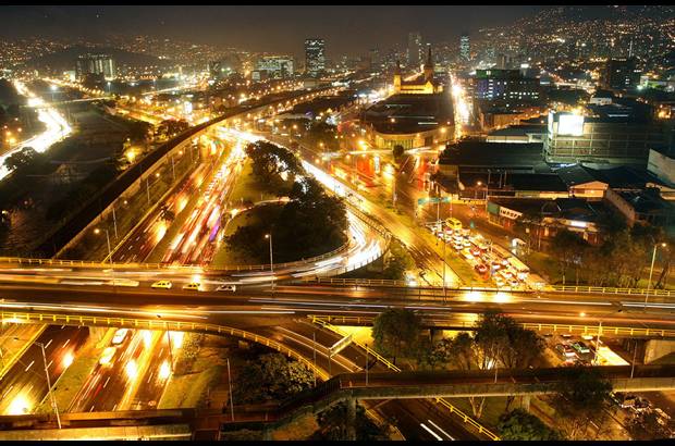 Foto: archivo El Colombiano - La movilidad es uno de los puntos que más preocupa a los habitantes de Medellín, el transporte público ha ido a la vanguardia en el país, pero aún falta desarrollo.