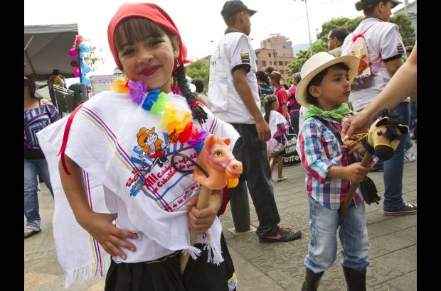 Esteban Vanegas - Cerca de 300 ni&#241;os, acompa&#241;ados por sus familias, participaron del desfile.