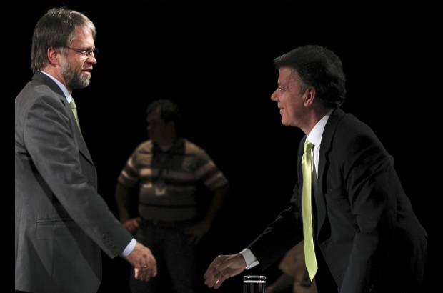 Reuters - Juan Manuel Santos, quien gan&#243; en primera y segunda vuelta, se enfrent&#243; en la &#250;ltima con Antanas Mockus.