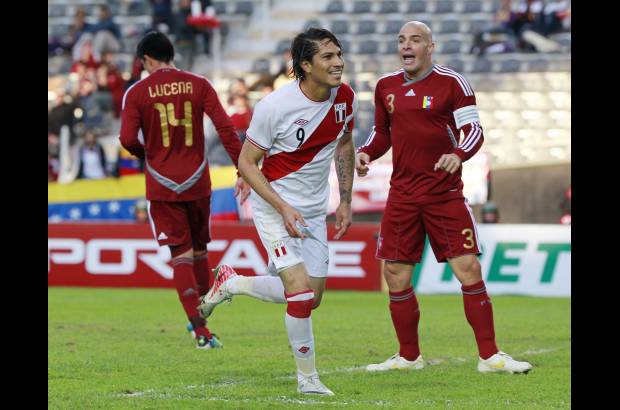 Reuters - El peruano Paolo Guerrero fue la figura del encuentro ante Venezuela.
