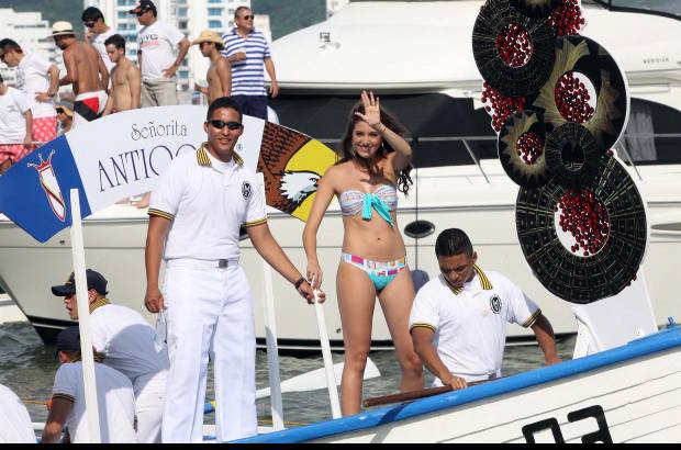 Manuel Saldarriaga, enviado especial Cartagena - La Se&#241;orita Antioquia, Olivia Aristiz&#225;bal, pese a estar lesionada en un dedo, se goz&#243; el Desfile de Balleneras.
