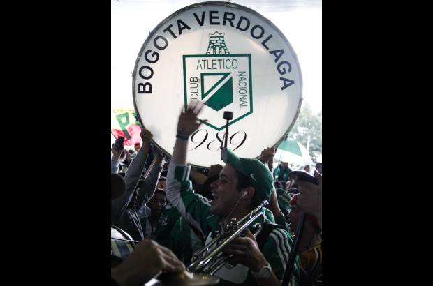 Colprensa - La alegr&#237;a de los seguidores se hizo sentir, desde muy temprano esperaron pacientes por el equipo que disputar&#225; este mi&#233;rcoles la gran final de la Liga Postob&#243;n frente a Santa Fe.