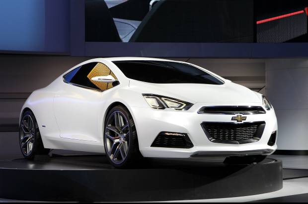 AP - El aumento de los precios del petr&#243;leo y la incertidumbre econ&#243;mica ha llevado a los fabricantes estadounidenses a adaptar su producci&#243;n a modelos m&#225;s econ&#243;micos, mientras siguen explorando la viabilidad de los coches h&#237;bridos o el&#233;ctricos. En la foto el Chevrolet Tru 140S.