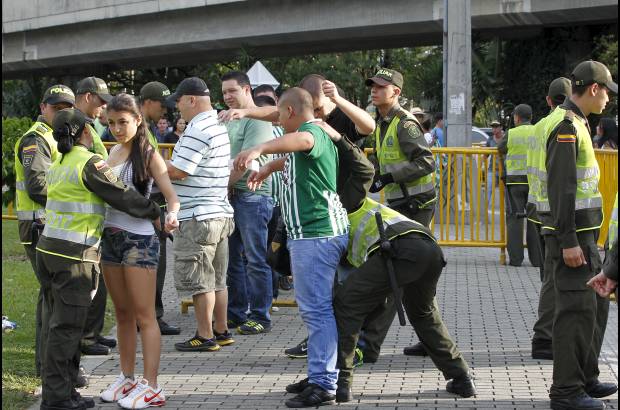 Juan Antonio S&#225;nchez - La seguridad sobr&#243; de parte de la Polic&#237;a, pero igual los hinchas tuvieron algunos roces antes y despu&#233;s del juego.